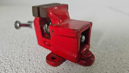 MINIATURE VISE