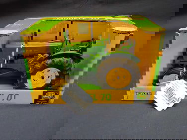 ERTL JOHN DEERE 1953 MODEL 70 WF DIESEL TRACTOR