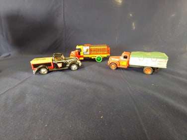 SCALE MODEL TRUCK LOT INC. LIBERTY CLASSIC LOCKING COIN BANK ADVERTISING TRUCKS AND COCA-COLA
