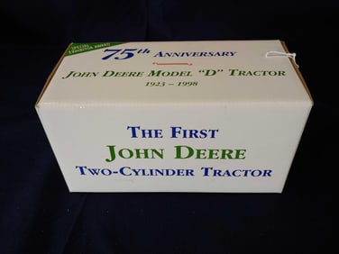 ERTL JOHN DEERE MODEL D SPECIAL EXHIBITOR AWARD 75TH ANN. 1998 TWO CYLINDER TRACTOR