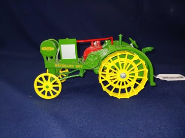 ERTL WATERLOO BOY KEROSENE TRACTOR