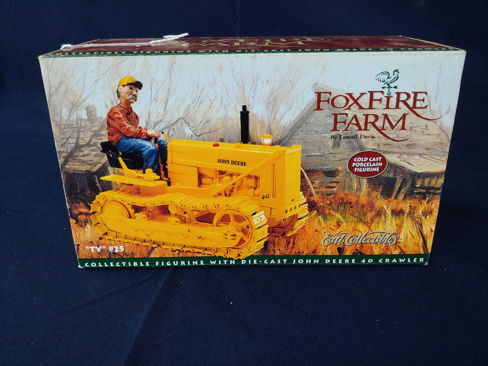 ERTL FOXFIRE FARM BY LOWELL DAVIS JOHN DEERE 40 CRAWLER W/ TY NO. 25 FIGURINE: NOS 1/16 SCALE STOCK NO. 15020