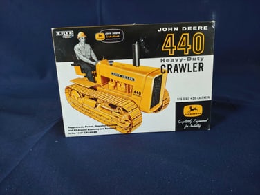 ERTL JOHN DEERE 440 HEAVY DUTY CRAWLER SPECIAL TOY N TRUCK'N SHOW EDITION INDUSTRIAL YELLOW