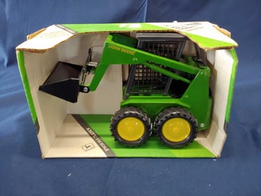 ERTL JOHN DEERE SKID STEER LOADER