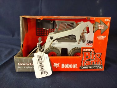 ERTL BIG FARM CONSTRUCTION SKID STEER W/ LIGHTS AND SOUNDS BATTERY OP
