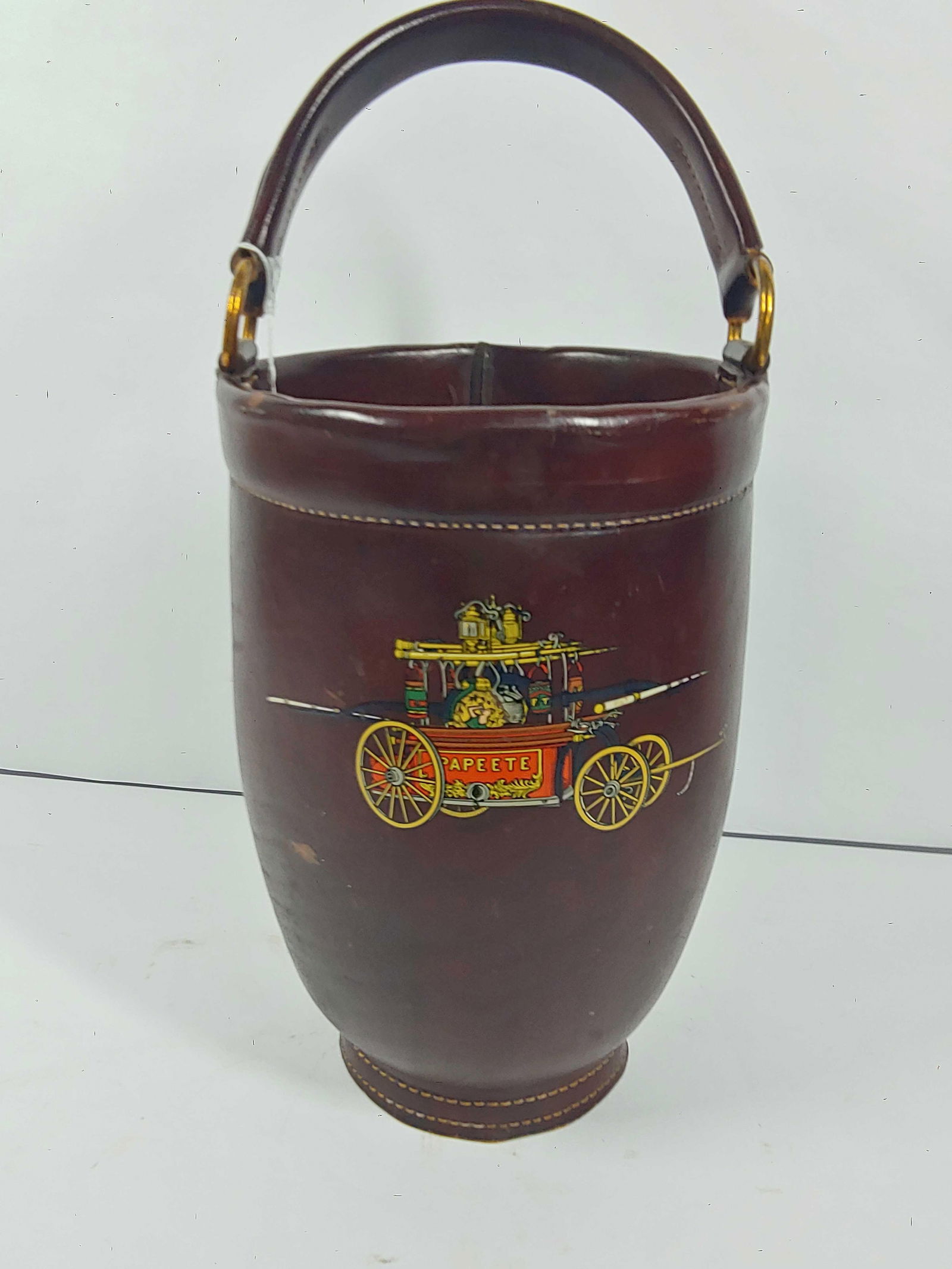 LEATHER FIRE BUCKET (1 of 5)