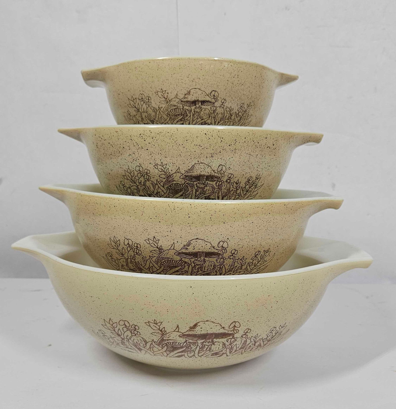 FOREST FANCIES CINDERELLA PYREX NESTING BOWLS (1 of 5)