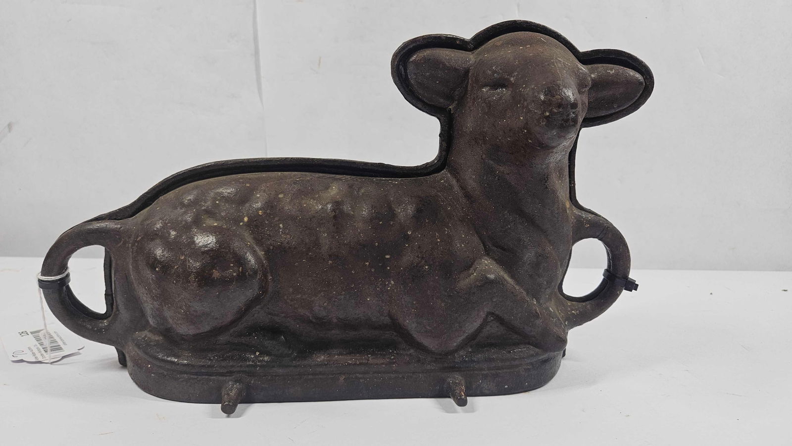 LAMB MOLD WITH FRONT LEG UP (1 of 6)