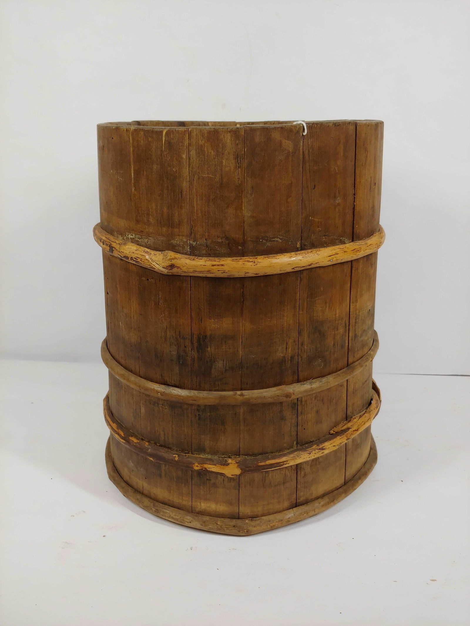 RUSTIC WOODEN GRAPEVINE BANDED BARREL (1 of 6)