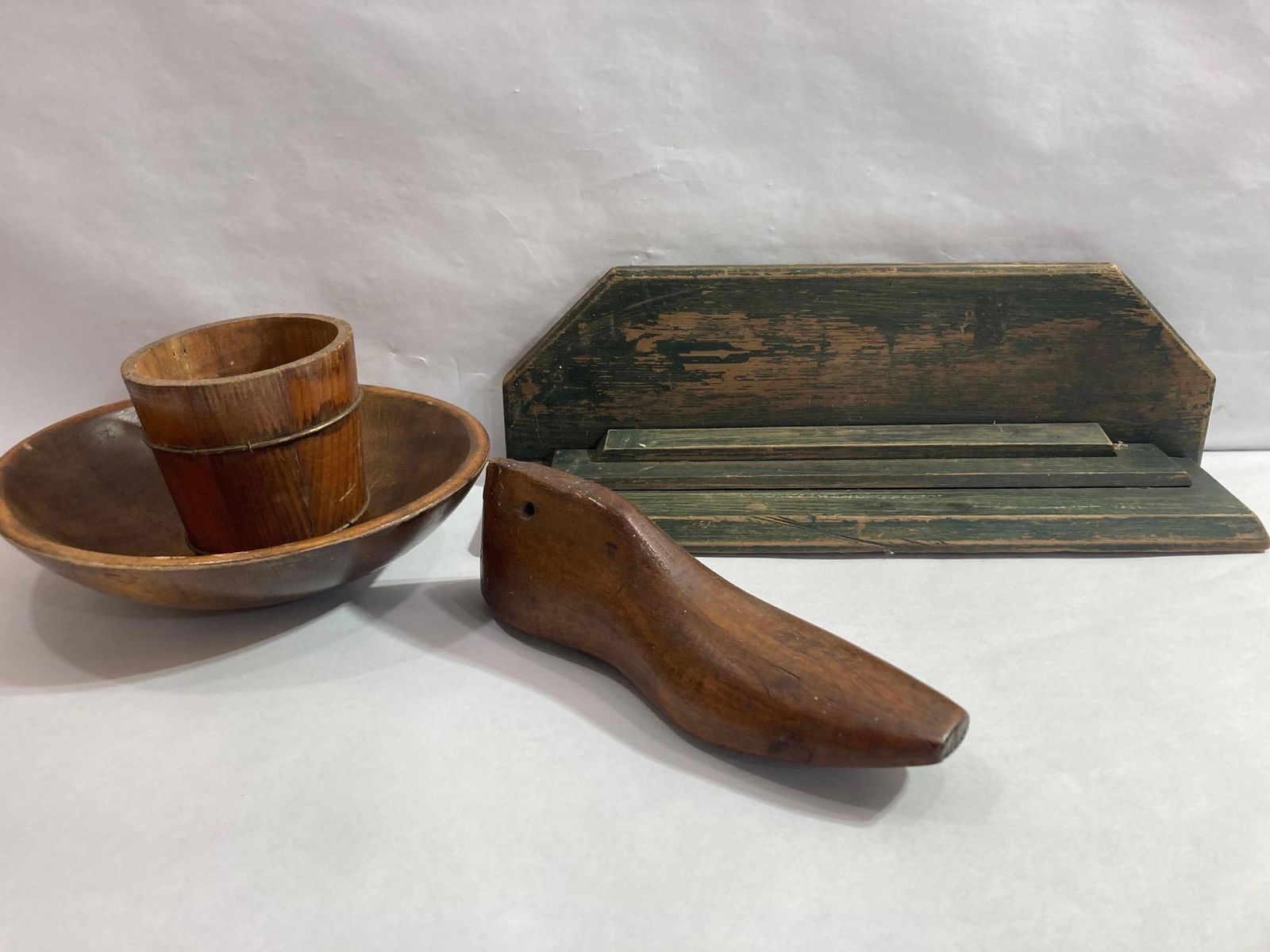 PRIMITIVE WOODEN BARREL, SHELF, BOWL AND SHOE FORM (1 of 9)