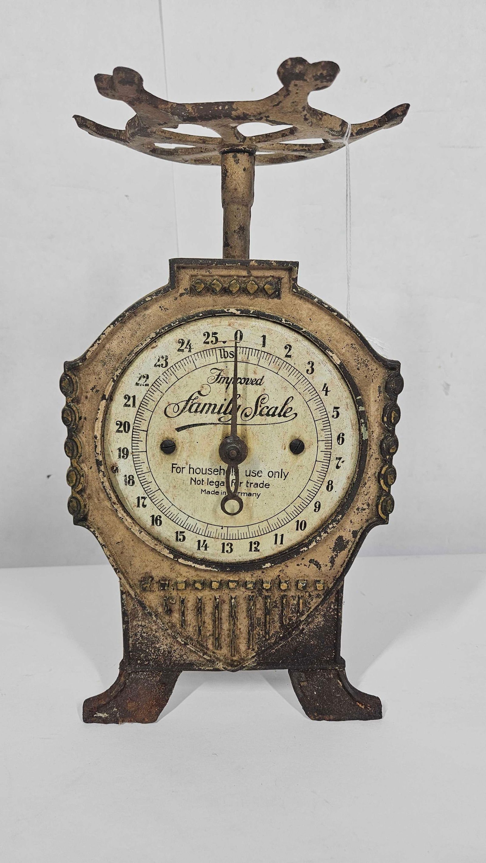 CAST IRON GERMAN FAMILY SCALE (1 of 4)
