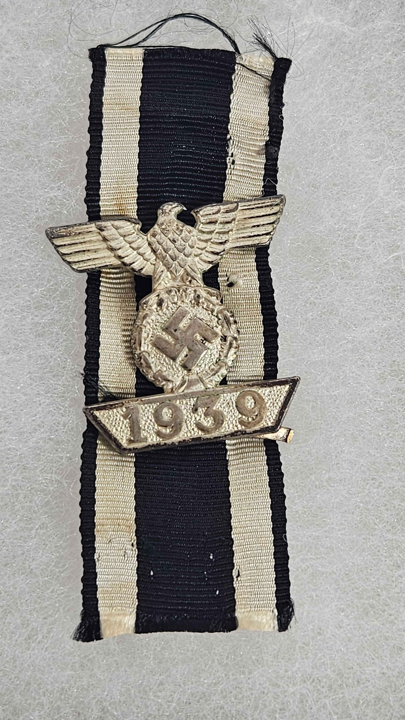 1939 German WWII clasp to the Iron Cross (1 of 4)