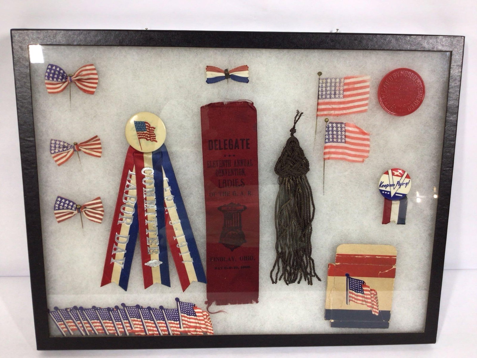 1900 Ladies G.A.R. ribbon, 1917 pinback, 30 star flag pins: Also includes Atomic display medallion and a few other things.