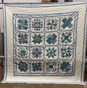 Spinning Pinwheel Pattern Hand Stitched Quilt