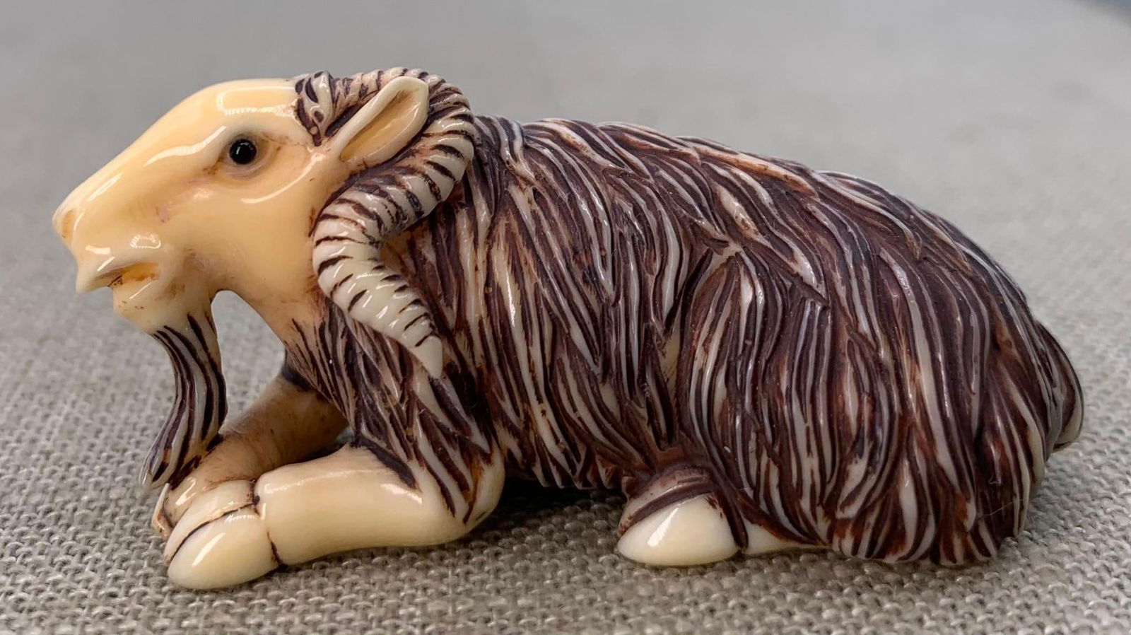 Hand Carved Japanese Horned Ram 2 Netsuke (1 of 7)