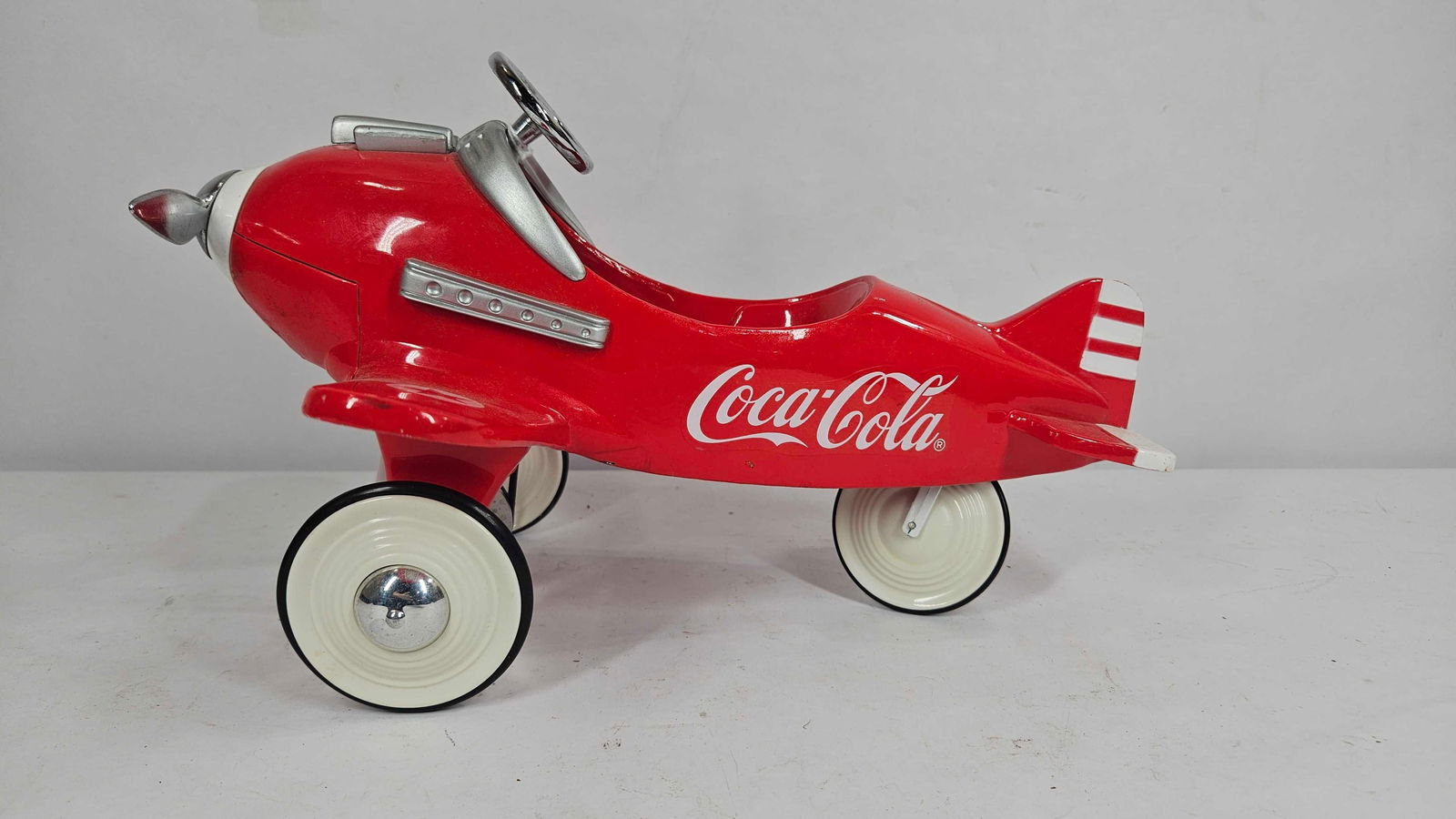 COCA COLA LIMITED EDITION SIGNED MINI PEDAL PLANE (1 of 7)