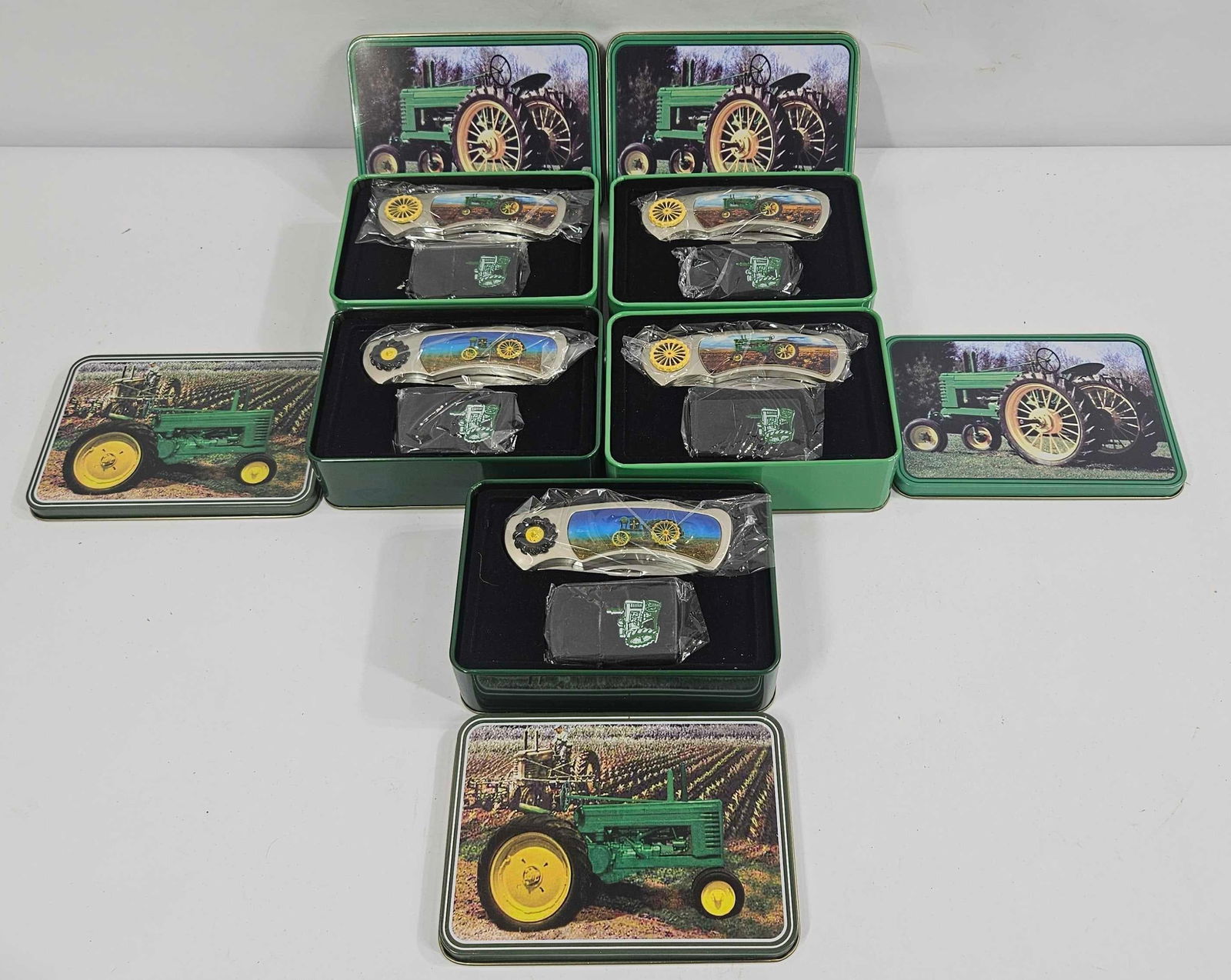 JOHN DEERE KNIFE AND LIGHTER SETS (1 of 4)