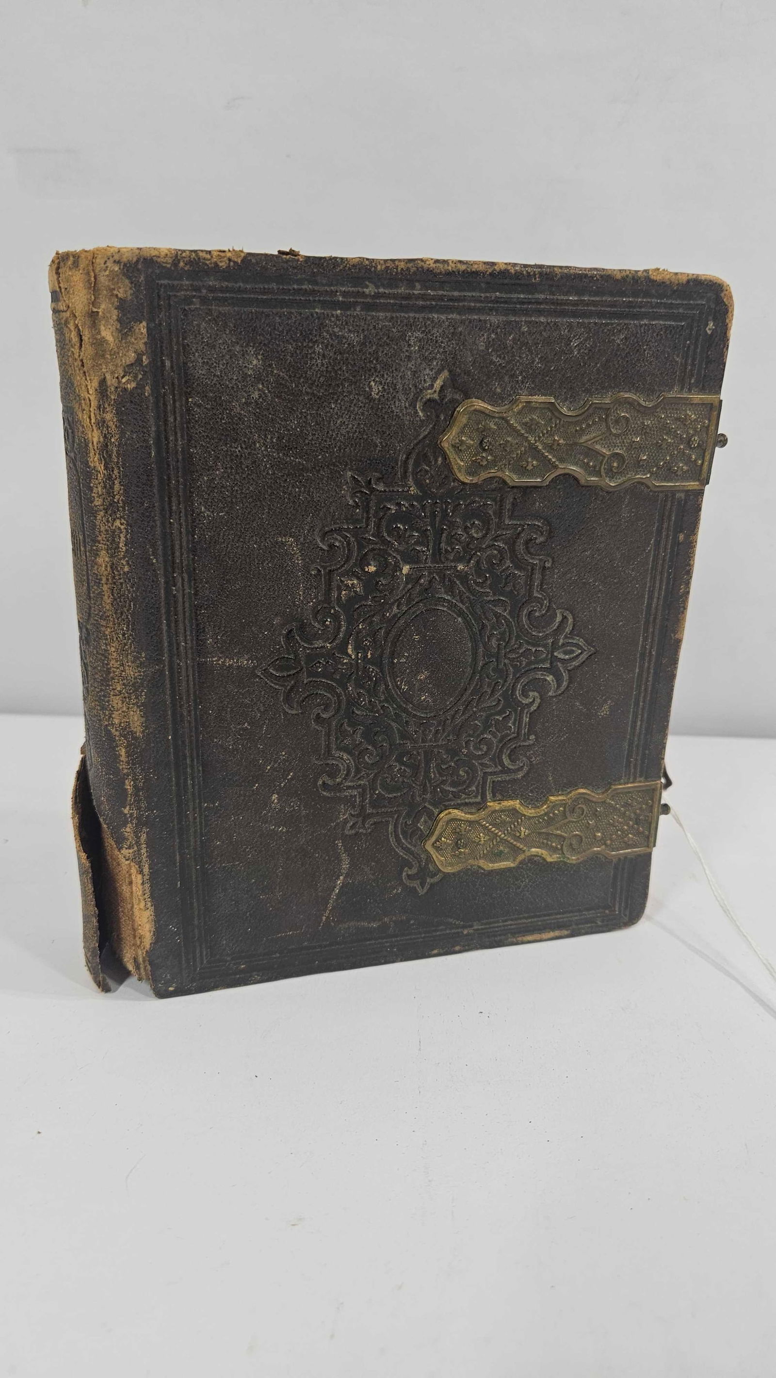 TIN TYPES AND BLACK AND WHITE PHOTO ALBUM: INCLUDES THE PRICE AND LEIDLE FAMILIES.