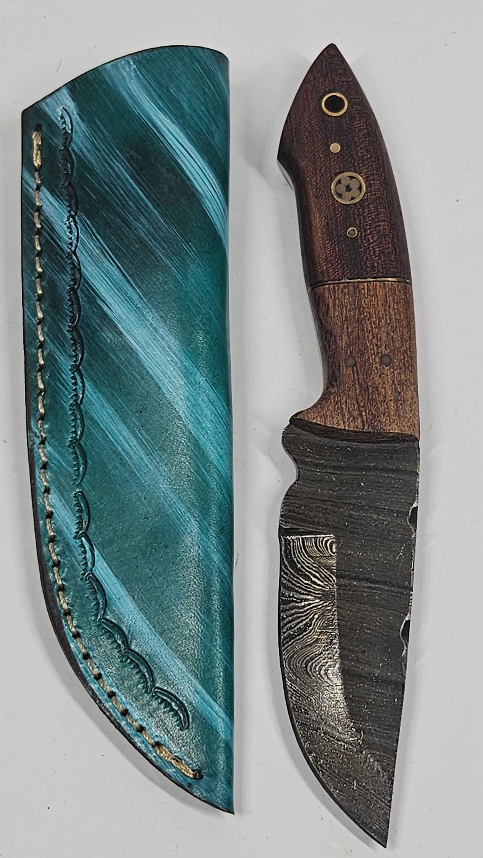 CUSTOM FORGED DAMASCUS STEEL HUNTING KNIFE (1 of 5)