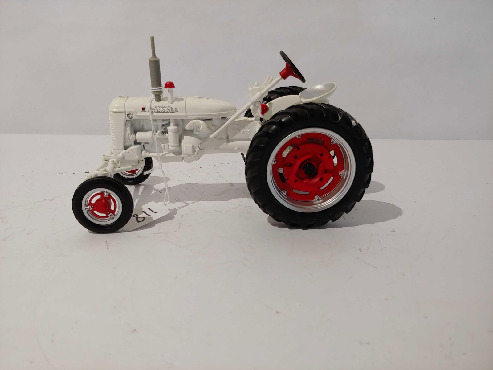 IH Farmall "C" 1/16 scale tractor (1 of 5)