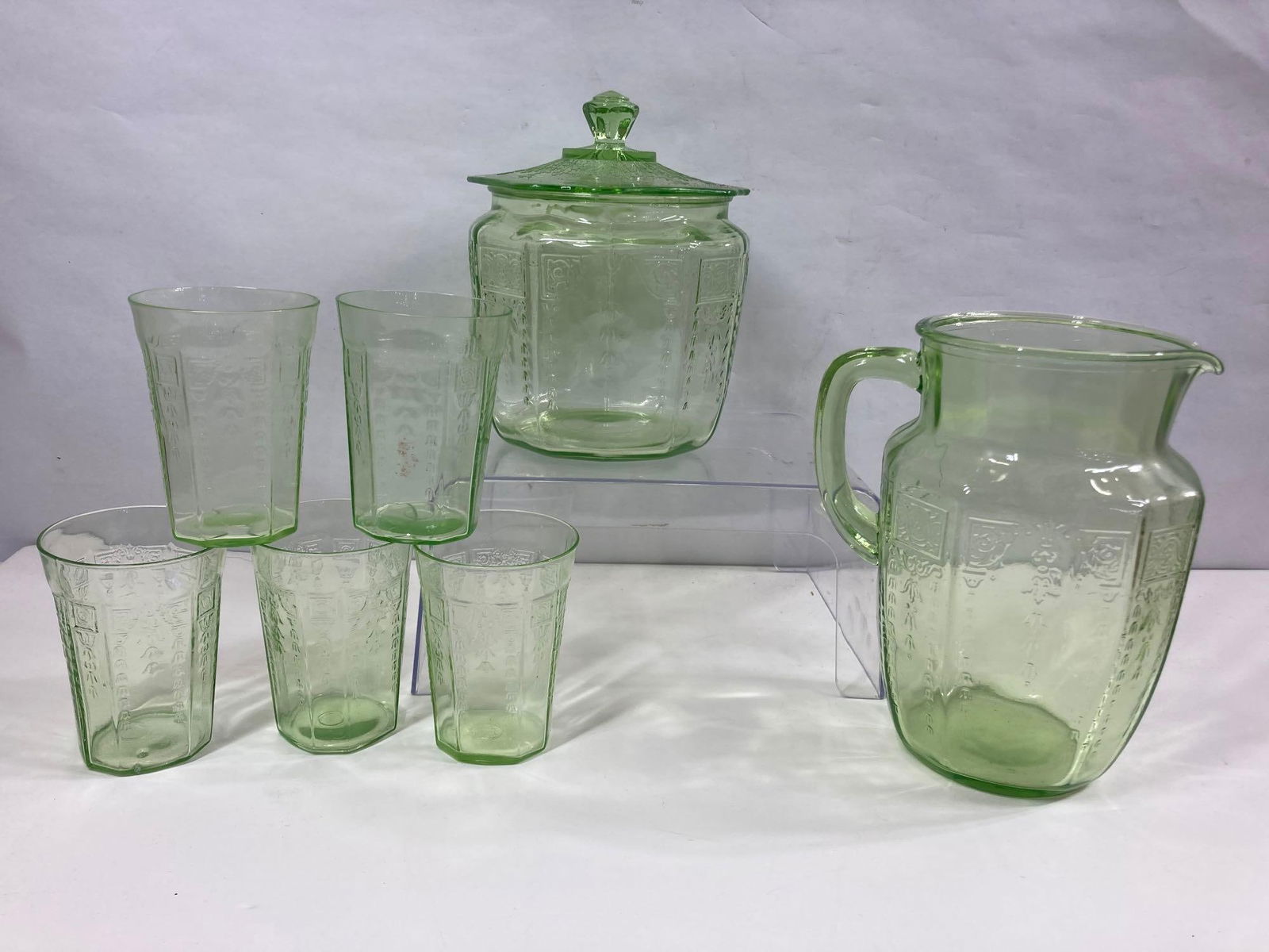 URANIUM WATER SET AND BISCUIT JAR (1 of 8)