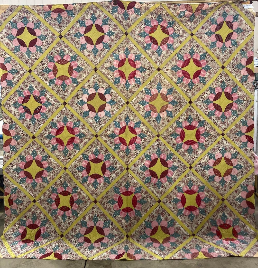 MULTI PATTERN FLOWER QUILT (1 of 5)