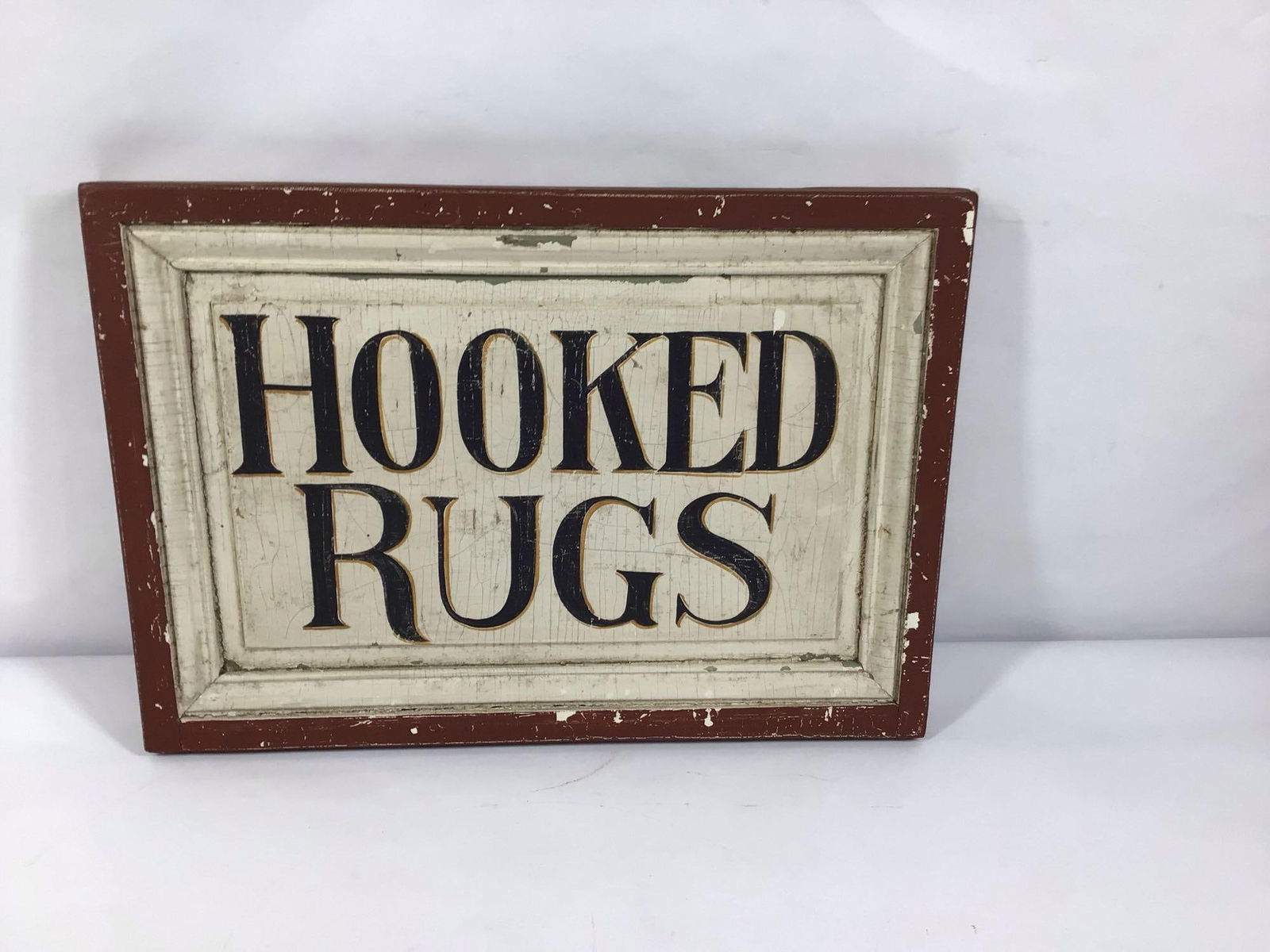 HOOKED RUG WOODEN PAINTED SIGN (1 of 3)