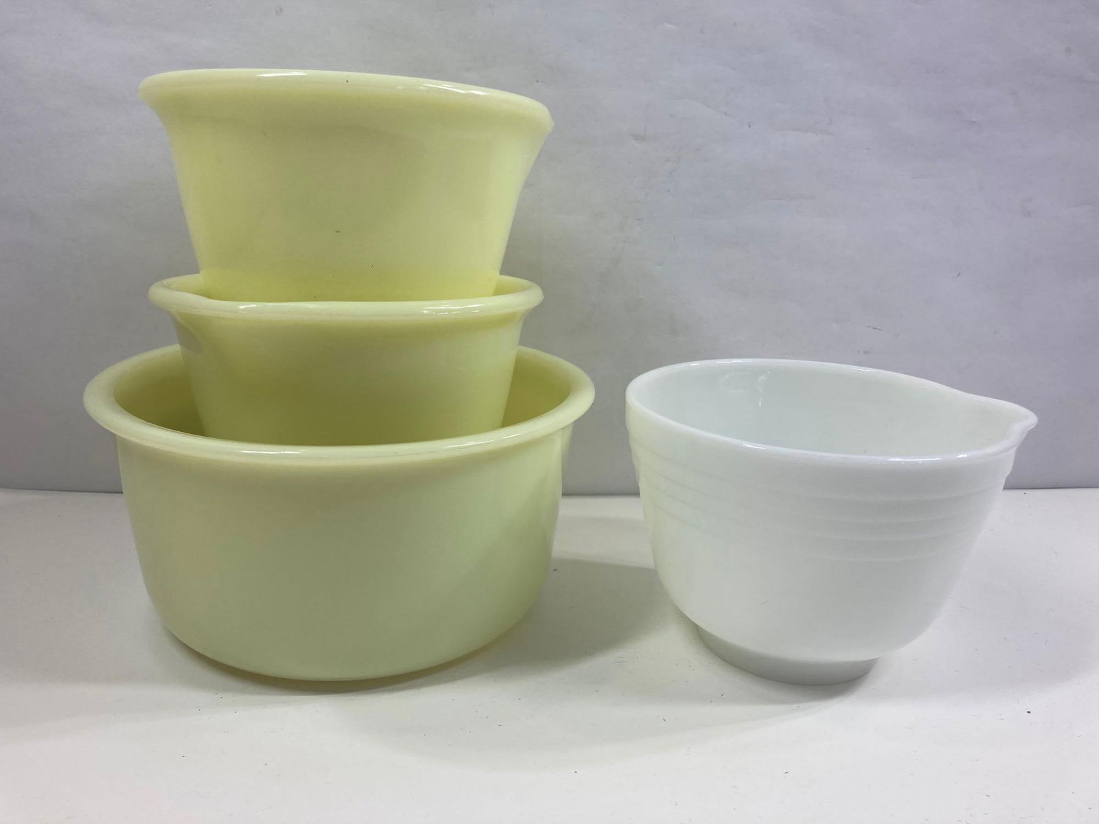 HAMILTON BEACH MIXER BOWLS (1 of 6)