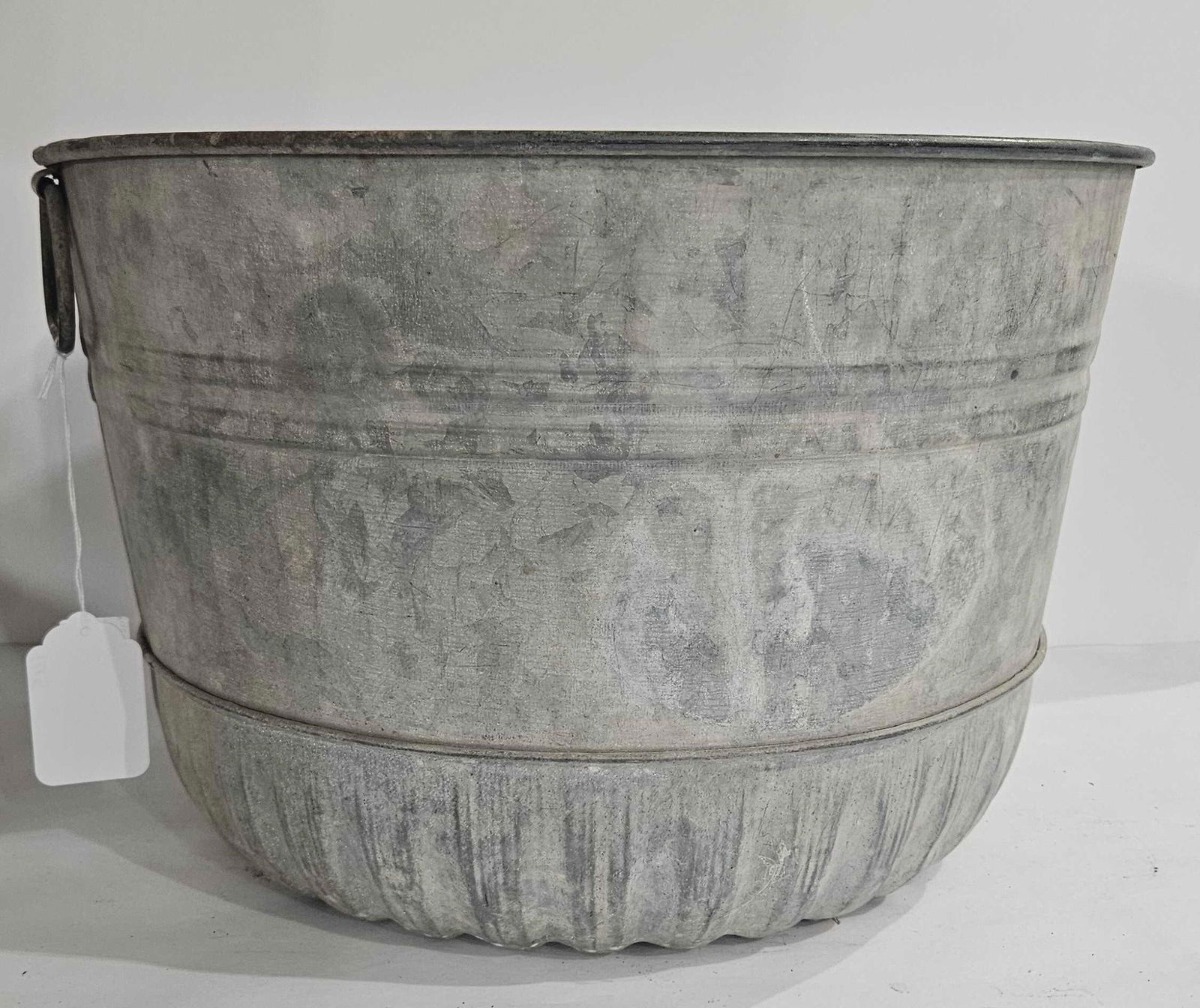 FARMHOUSE GALVANIZED WASH TUB (1 of 6)