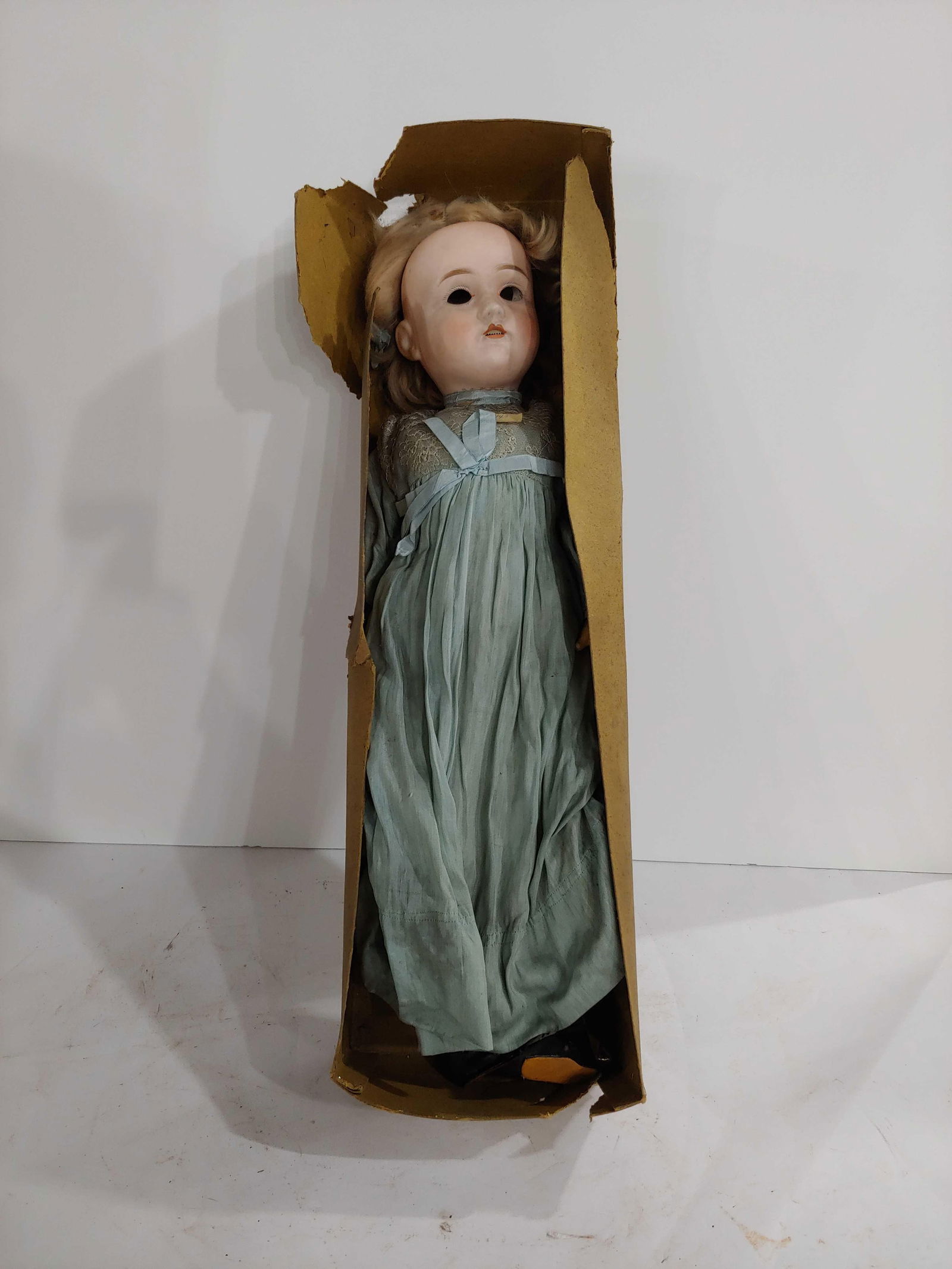 D TAFT 1910 24 IN DOLL (1 of 6)