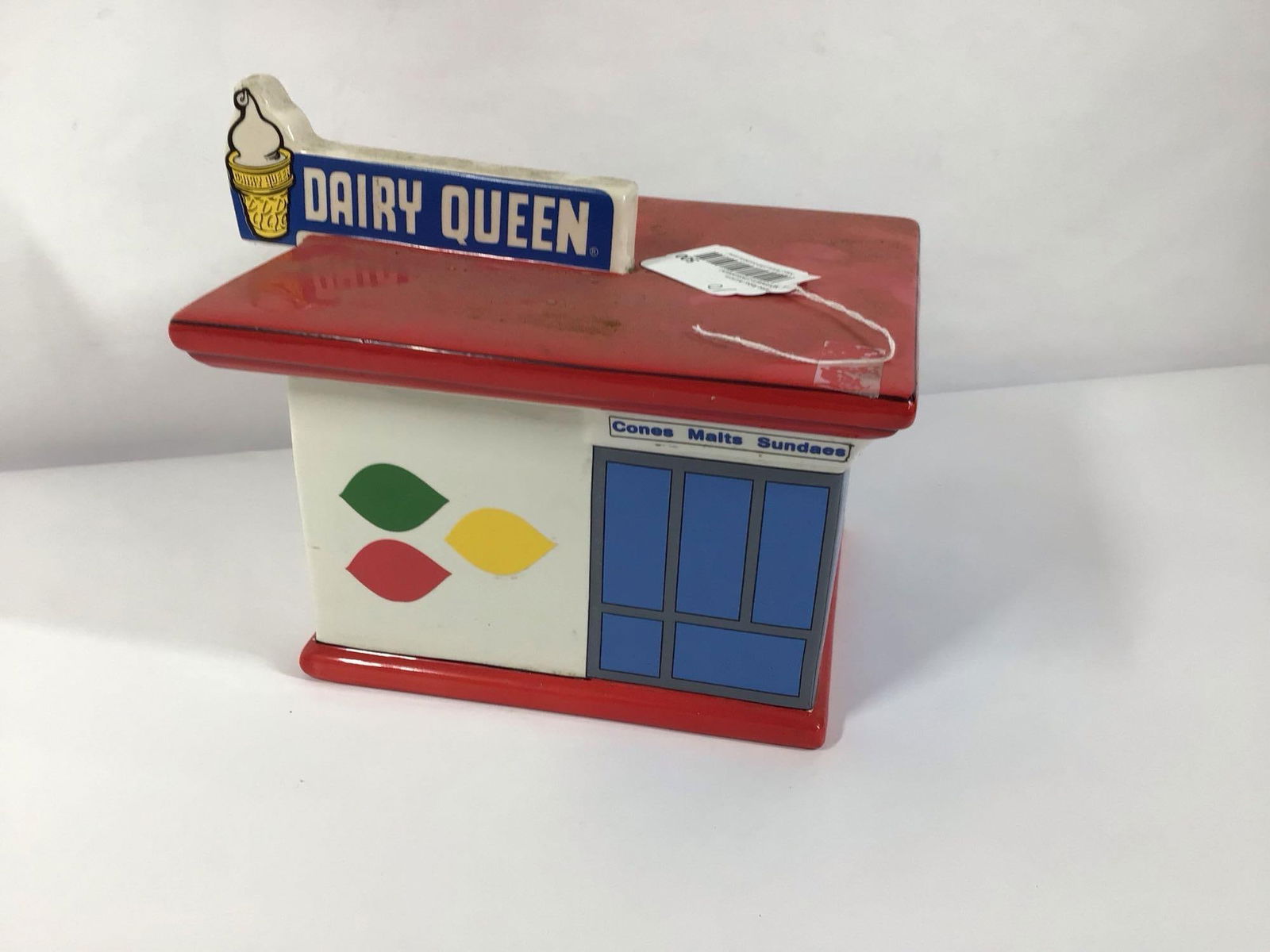 DAIRY QUEEN COLLECTIBLE COOKIE JAR (1 of 5)