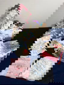 EMBROIDERED AND DECORATED VINTAGE HANKIES