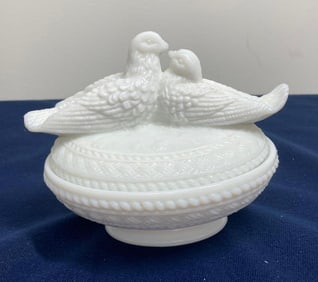 WESTMORELAND LOVEBIRDS ON NEST