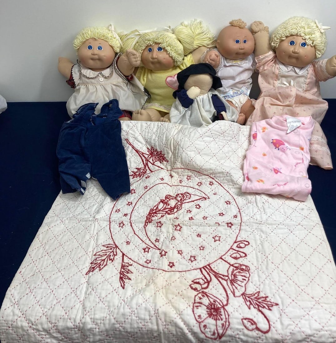 1980S ORIGINAL CABBAGE PATCH DOLLS (1 of 5)