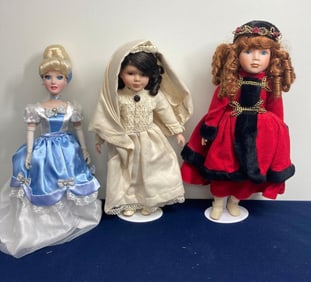 AROUND THE WORLD AND DISNEY DOLLS
