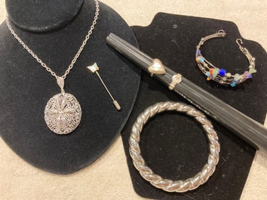 ART NOUVEAU FLORAL SILVER FILIGREE PENDANT AND NATURAL STONE JEWELRY