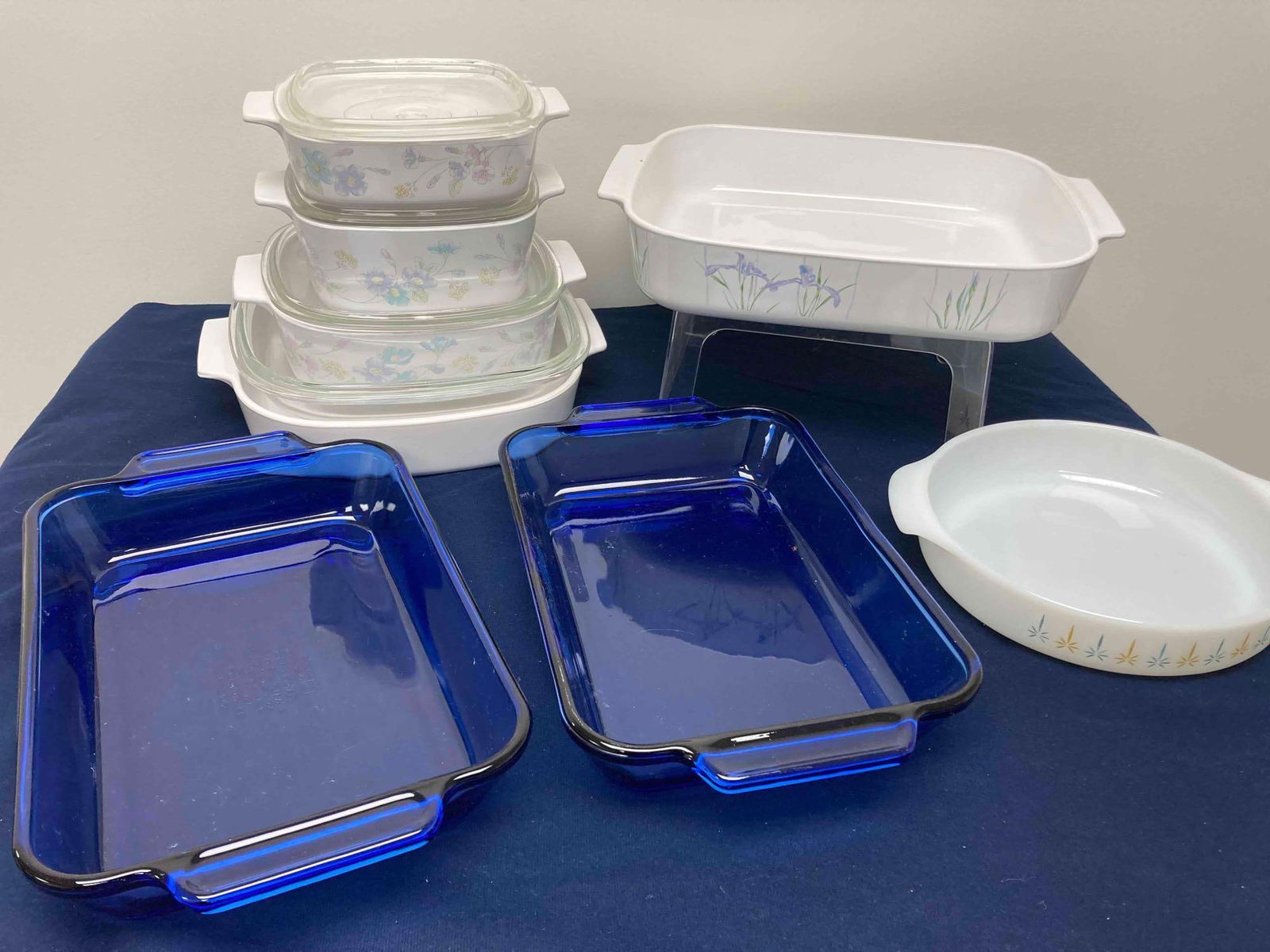 CORNINGWARE PASTEL FLORAL BUCKEYE CASSEROLE DISHES AND MORE (1 of 6)