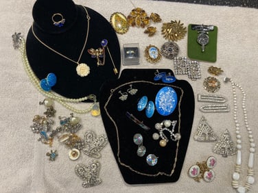 LARGE LOT OF COSTUME JEWELRY