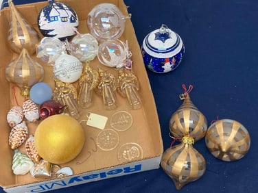 GLASS CHRISTMAS BULBS