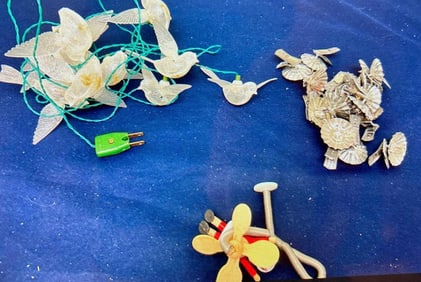 VINTAGE LIGHTED BIRD GARLAND AND ALUMINUM CANDLE HOLDERS