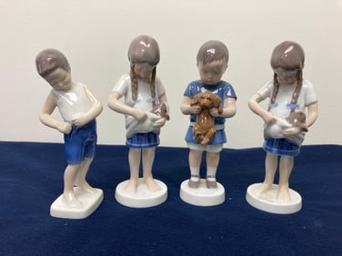 COPENHAGEN DENMARK CHILDREN W ANIMALS