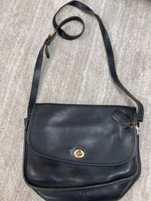 LEATHER COACH BLACK HANDBAG