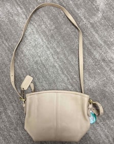 TAN COACH LEATHER HANDBAG