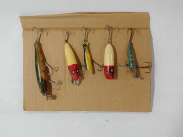 OLDER WOODEN FISHING LURES