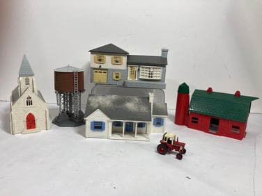 PLASTICVILLE TRAIN BUILDINGS
