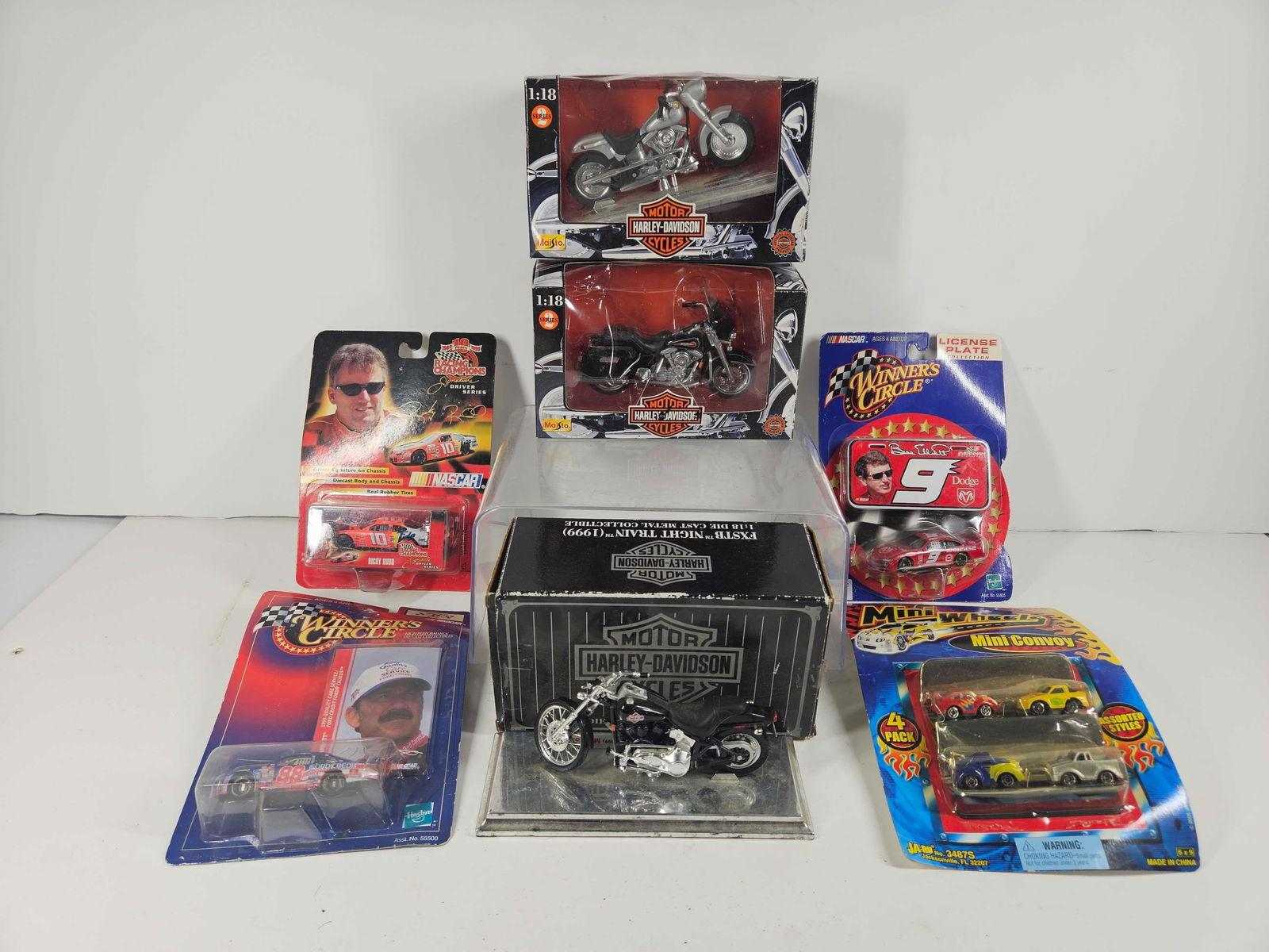 NASCAR AND HARLEY DAVIDSON SCALE MODELS: SEVERAL ARE UNOPENED