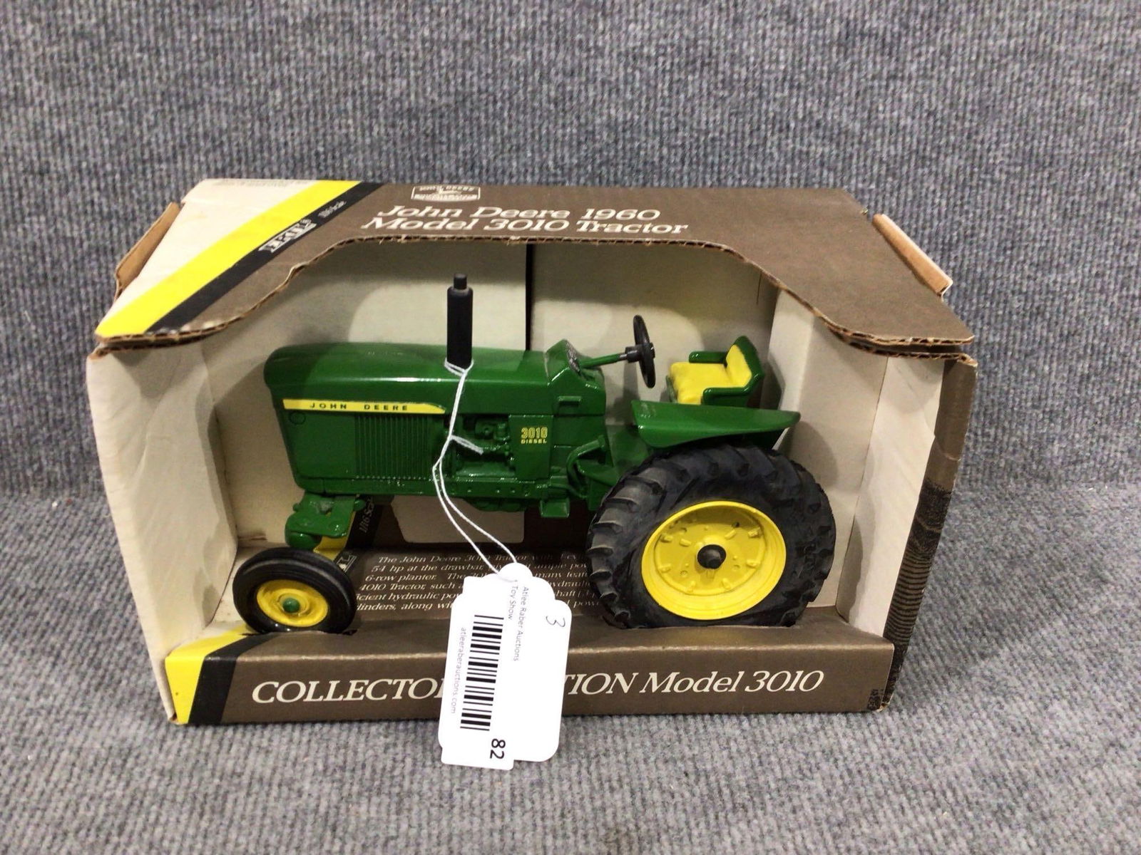 JOHN DEERE 1960 MODEL 3010 DIESEL TRACTOR (1 of 4)