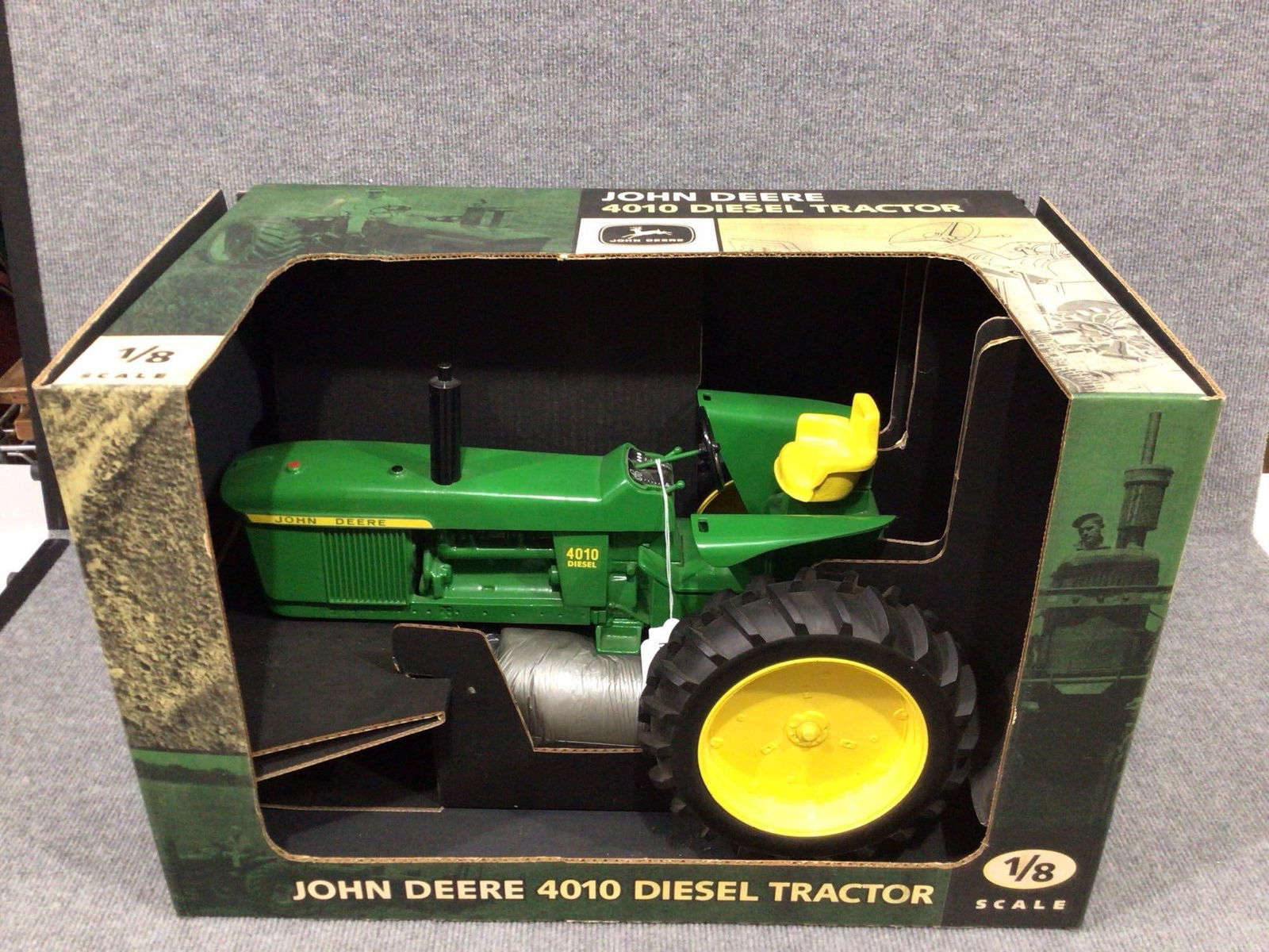 John Deere 4010 Diesel 40th Ann.1/8 scale tractor (1 of 5)