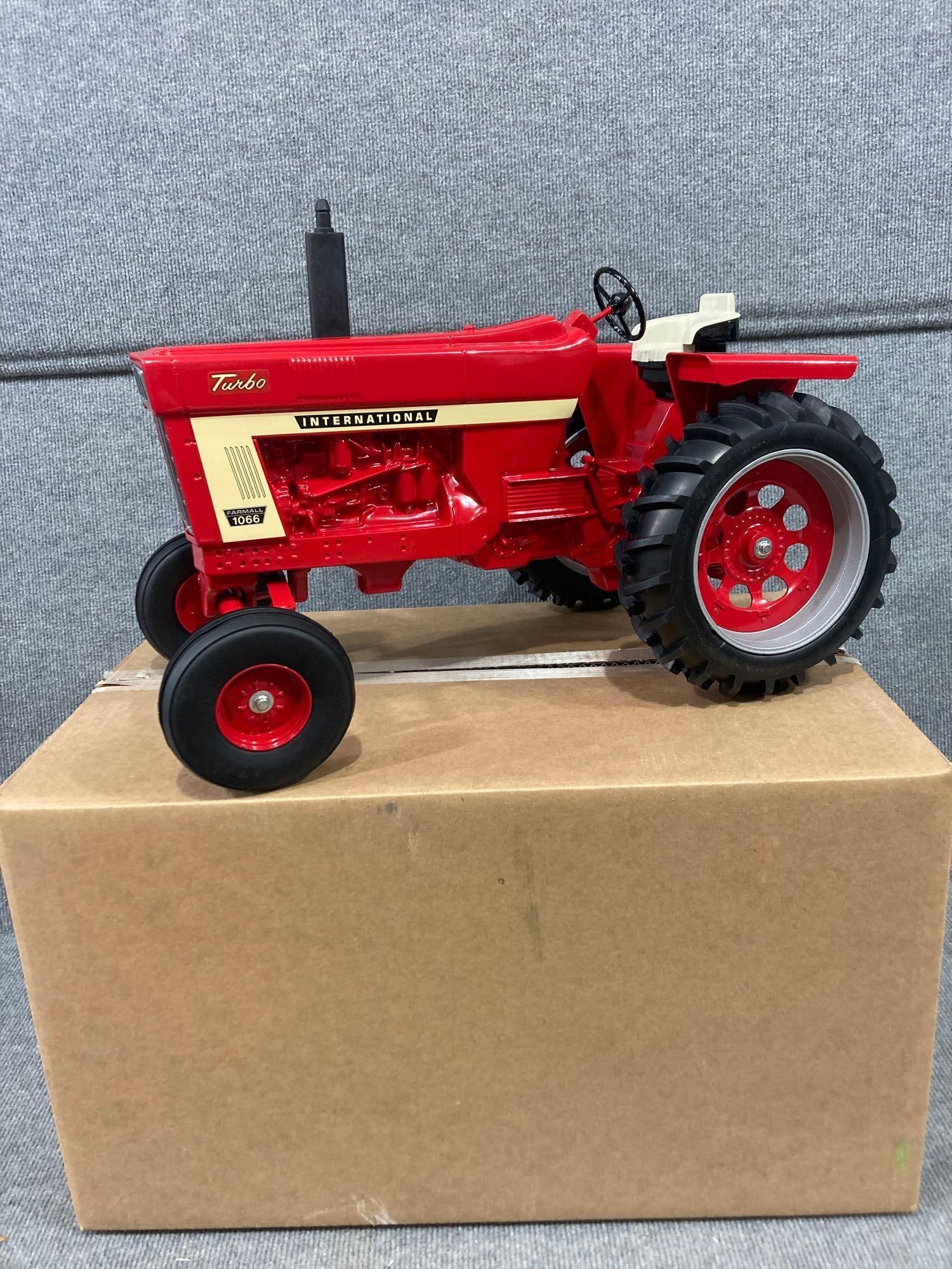 International 1066 Farmall Turbo 100 yr ann 1/8 scale tractor (1 of 6)