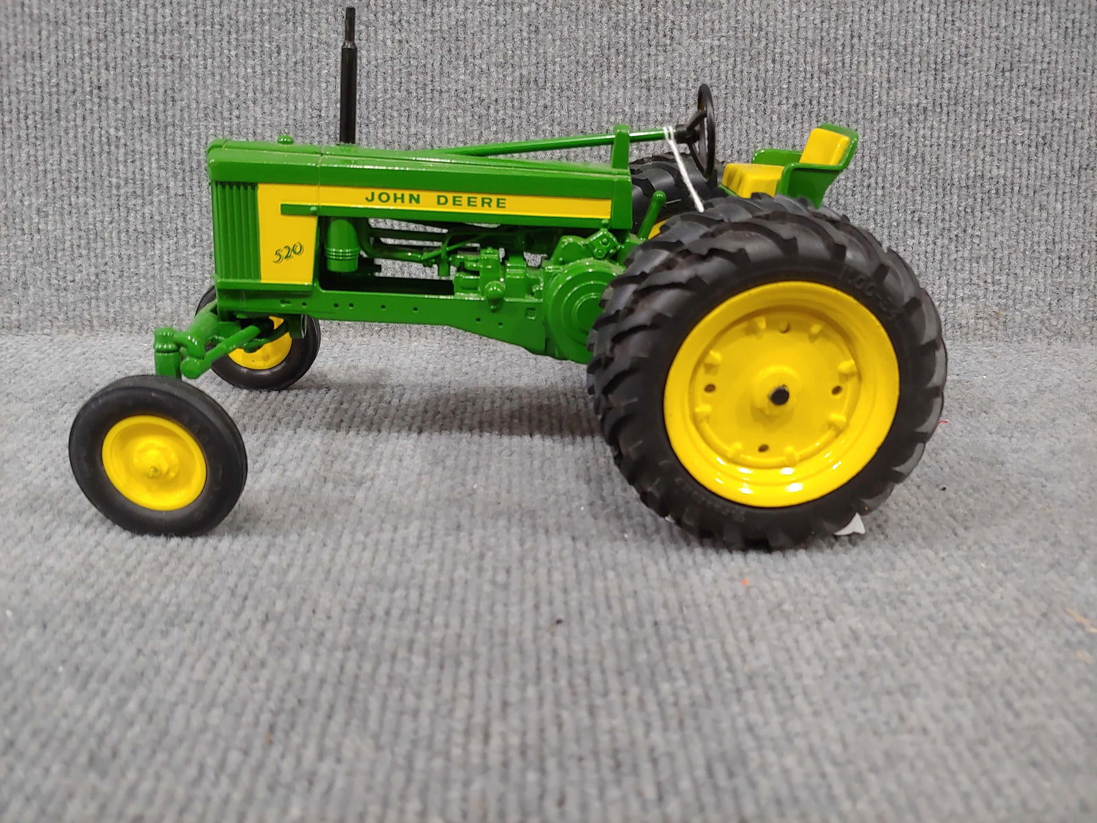 JOHN DEERE 520 (1 of 4)